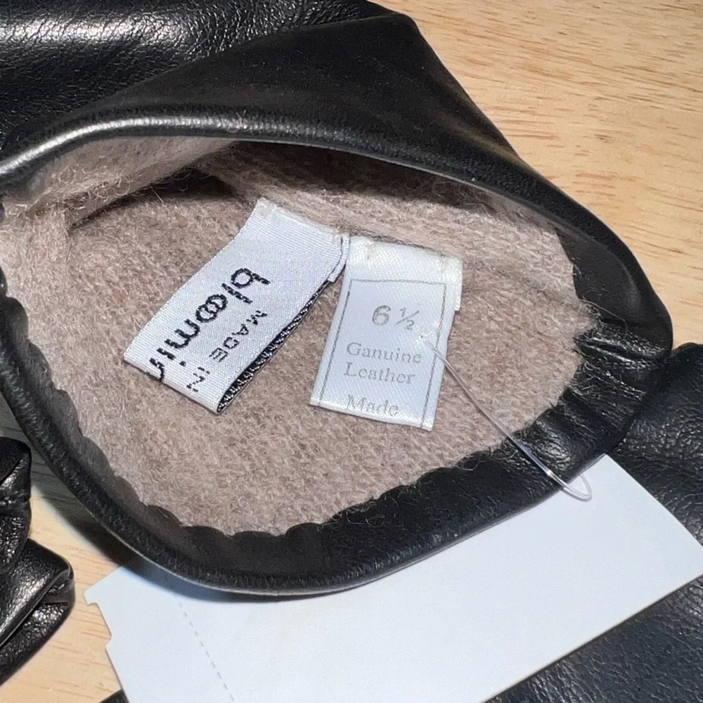 Size 6 1/2 NEW Bloomingdale's Black Leather Gloves with Cashmere Lining $88 - Picture 4 of 7